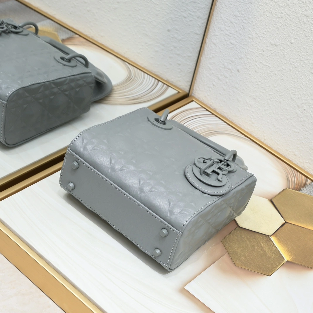 Christian Dior AAA Quality Handbags For Women Breathable 5455 - Image 5