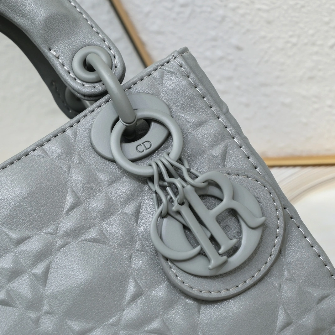 Christian Dior AAA Quality Handbags For Women Breathable 5455 - Image 7