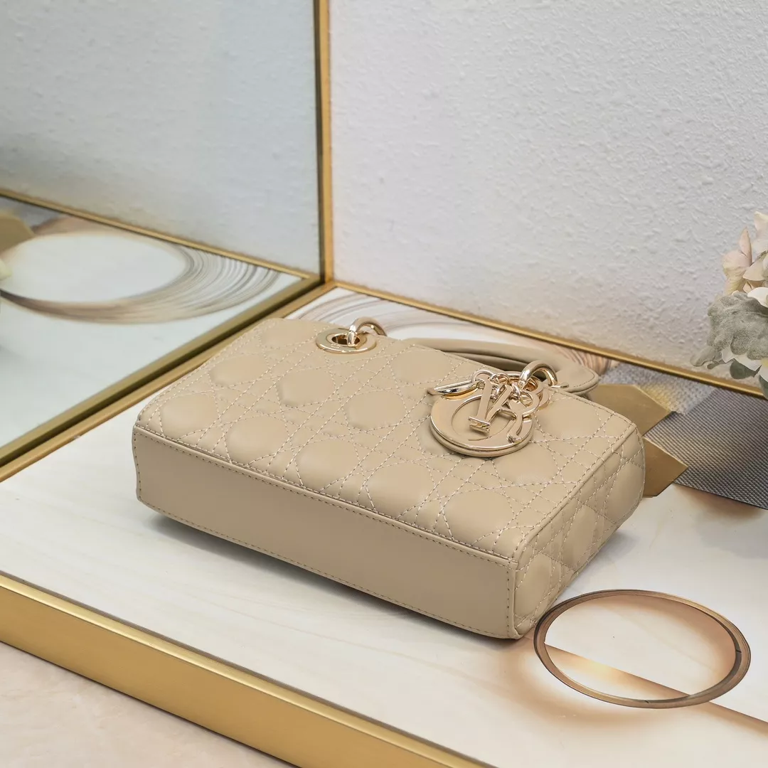 Christian Dior AAA Quality Handbags For Women Comfortable 2920 - Image 6