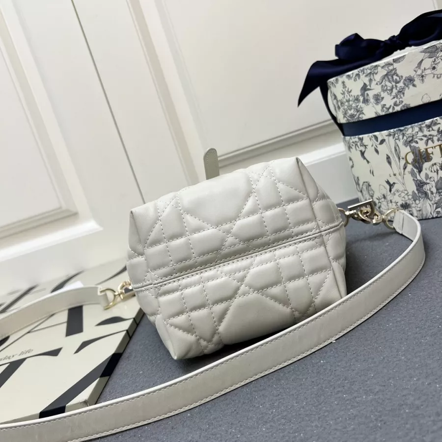 Christian Dior AAA Quality Handbags For Women Elegant 9201 - Image 5