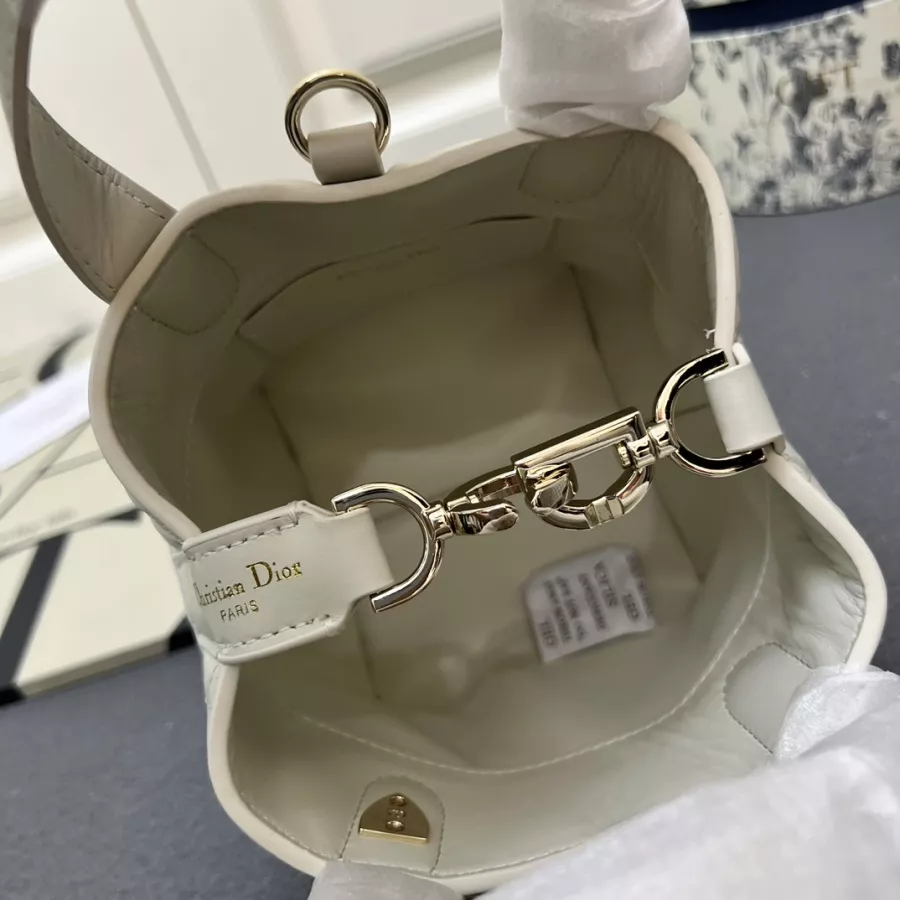 Christian Dior AAA Quality Handbags For Women Elegant 9201 - Image 7