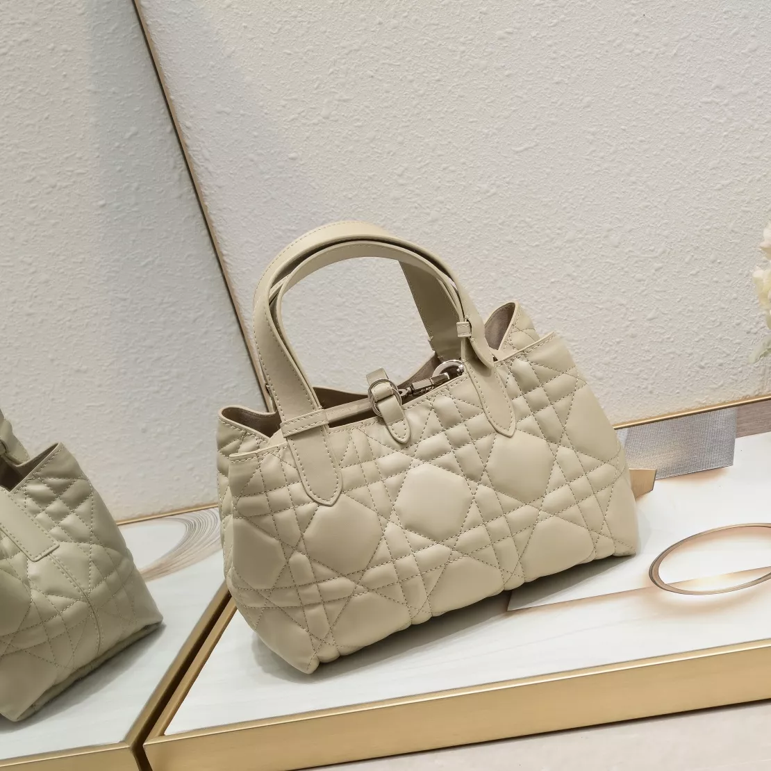 Christian Dior AAA Quality Handbags For Women Popular 5032 - Image 3