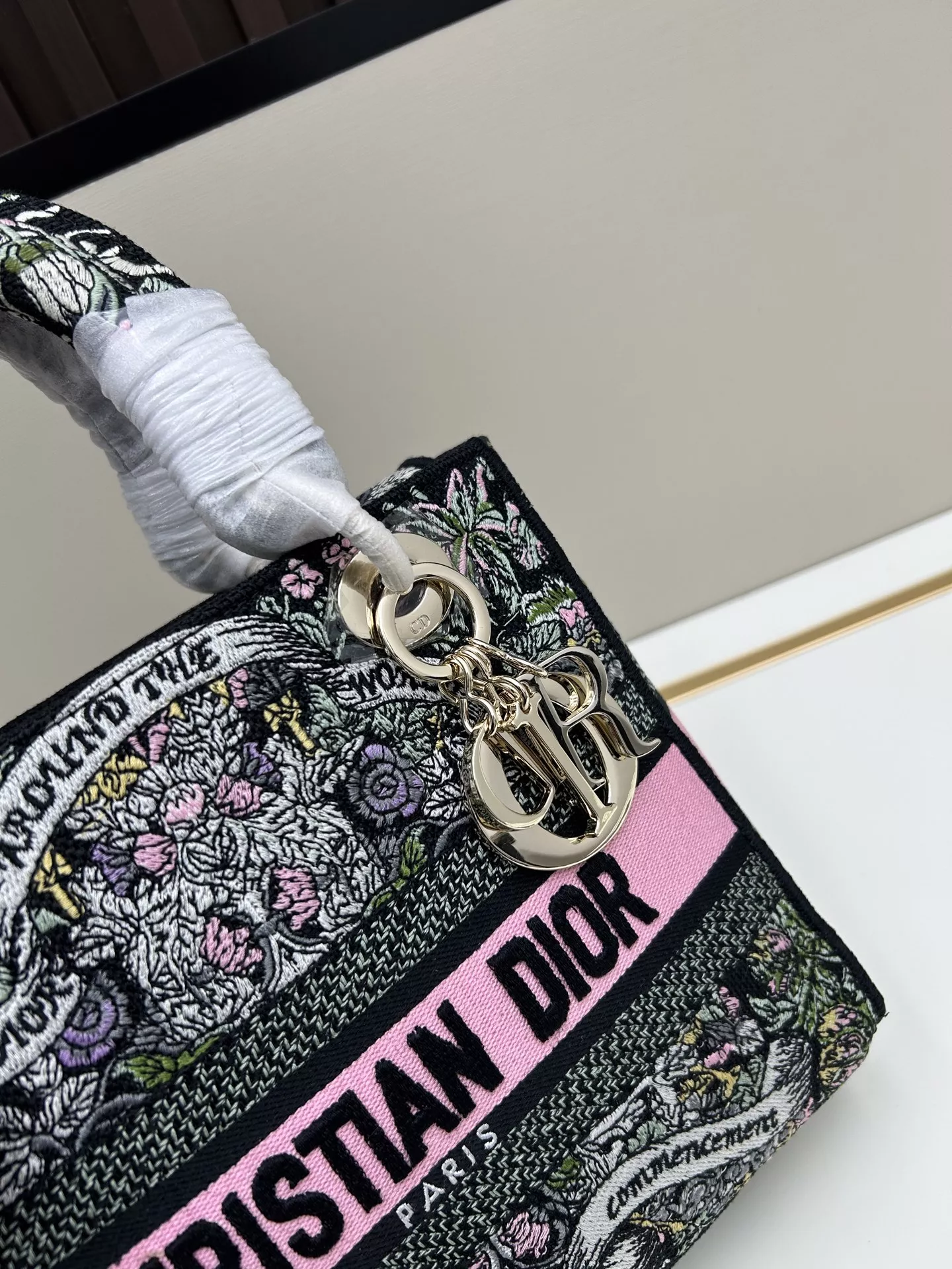 Christian Dior AAA Quality Handbags For Women Sleek 2536 - Image 4