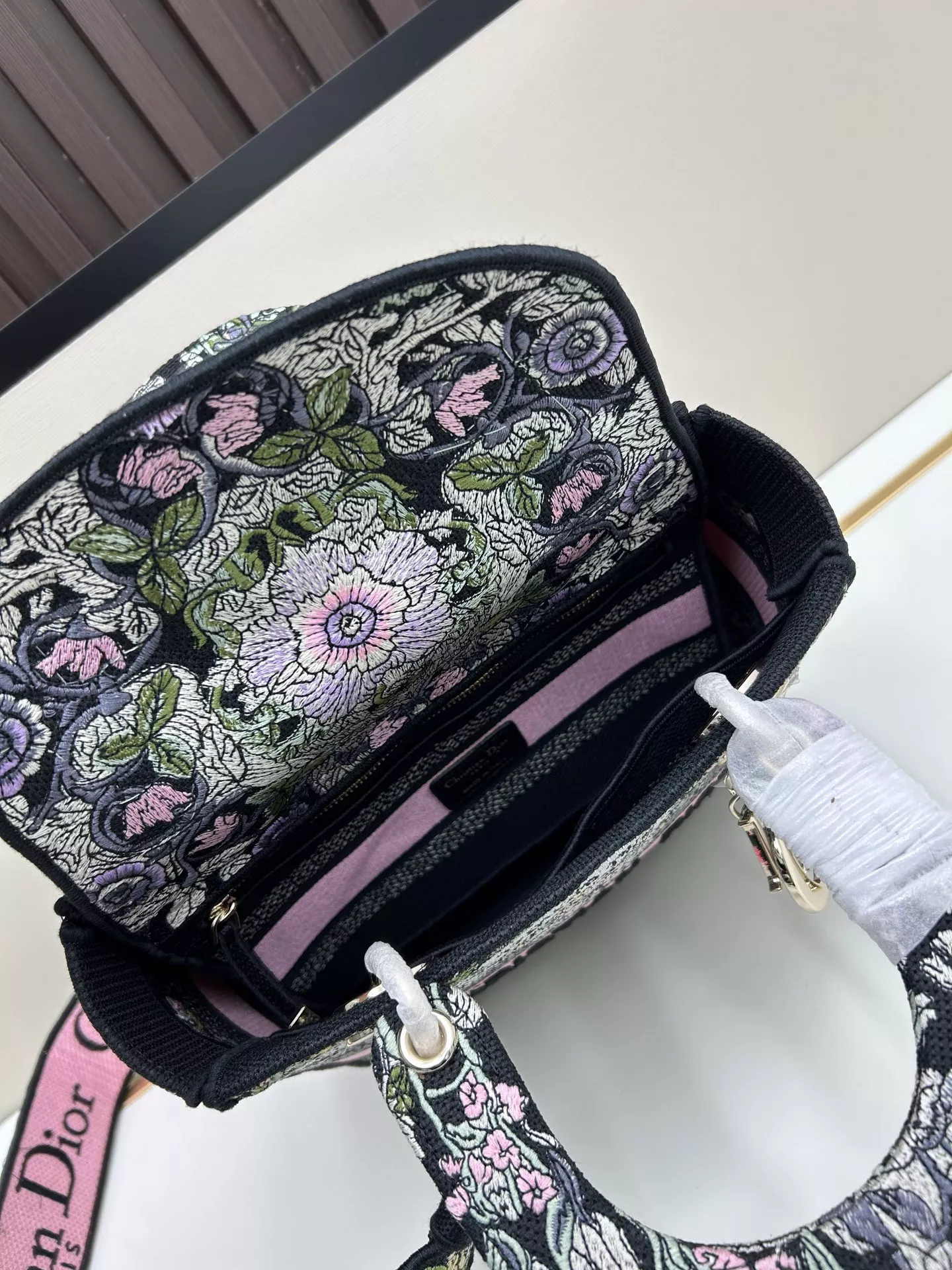 Christian Dior AAA Quality Handbags For Women Sleek 2536 - Image 7