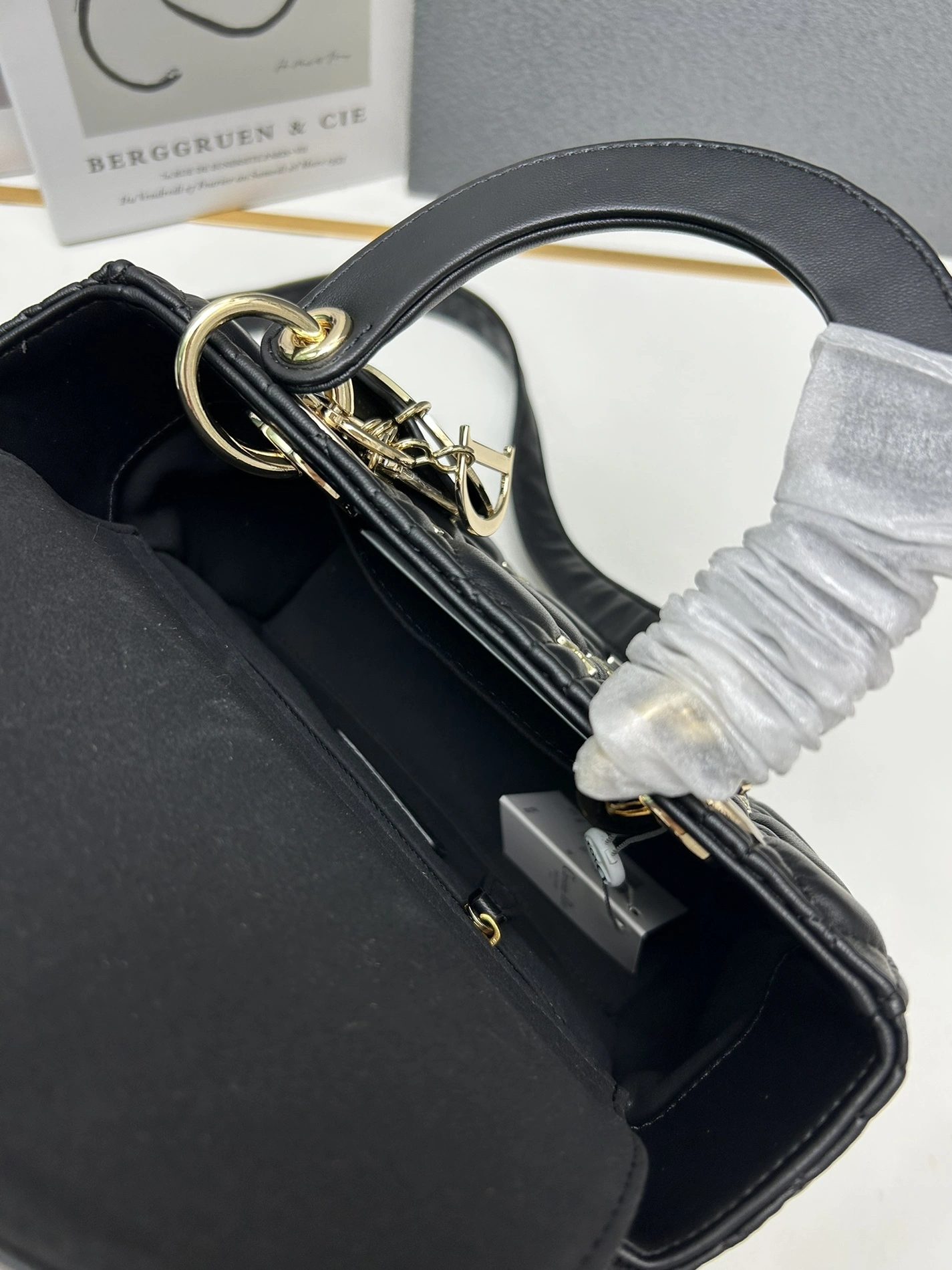 Christian Dior AAA Quality Handbags For Women Stylish 7074 - Image 8