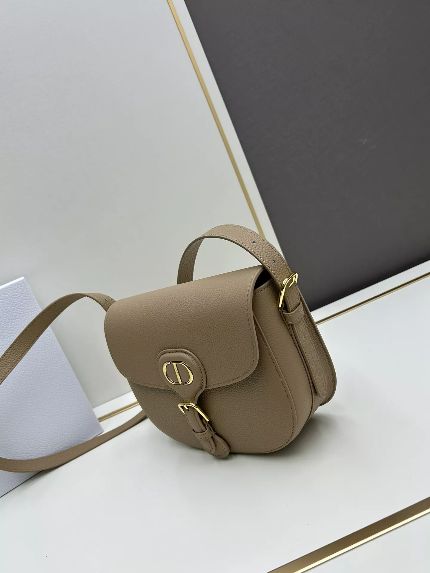 Christian Dior AAA Quality Messenger Bags For Women EasyMatch 2124 - Image 3