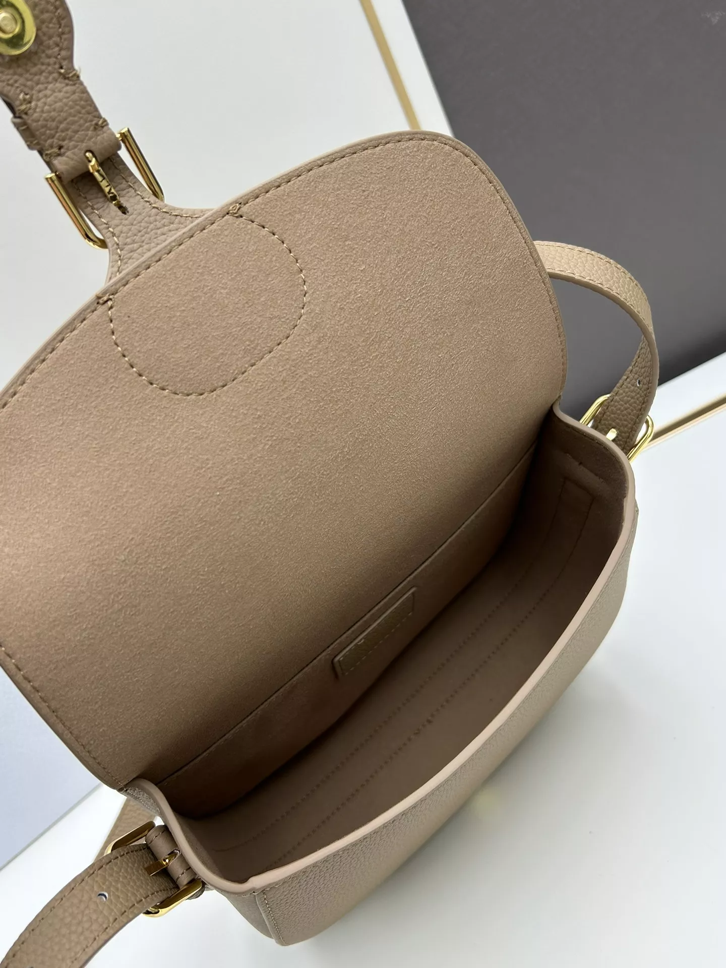 Christian Dior AAA Quality Messenger Bags For Women EasyMatch 2124 - Image 8