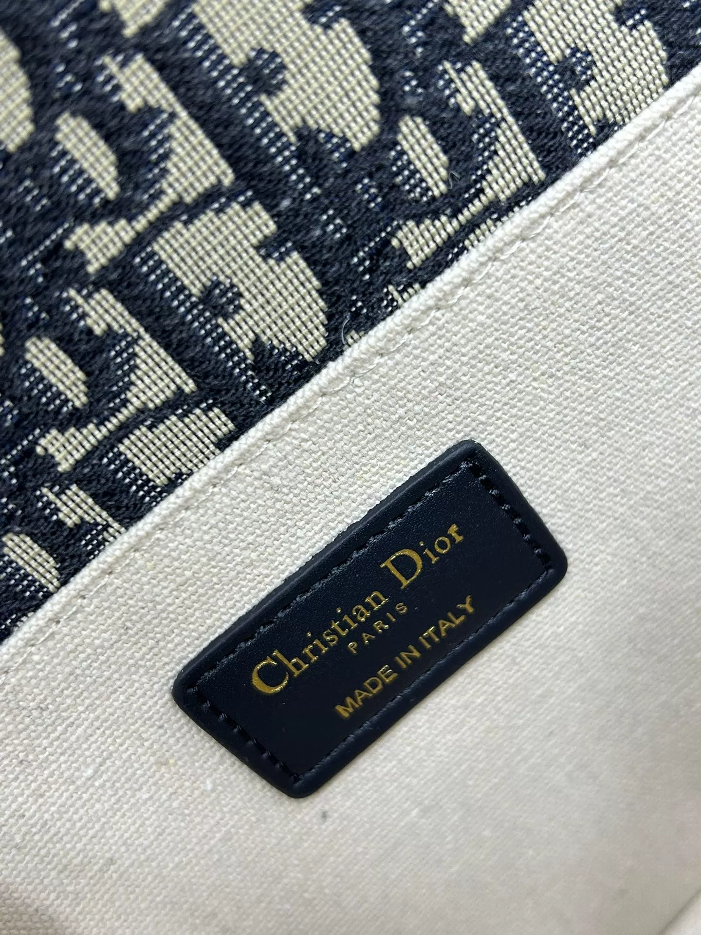 Christian Dior AAA Quality Messenger Bags For Women Elegant 8310 - Image 8