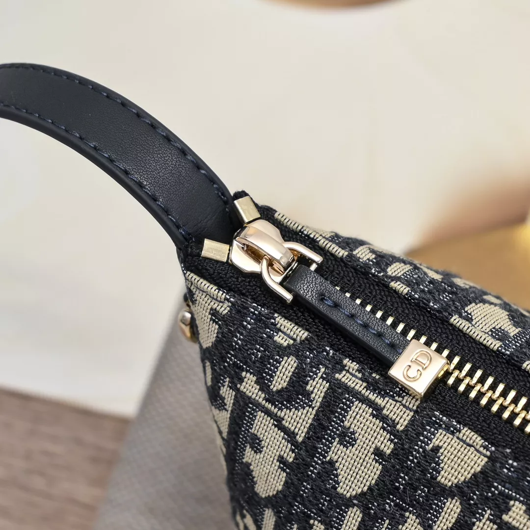 Christian Dior AAA Quality Messenger Bags For Women EyeCatching 5114 - Image 6