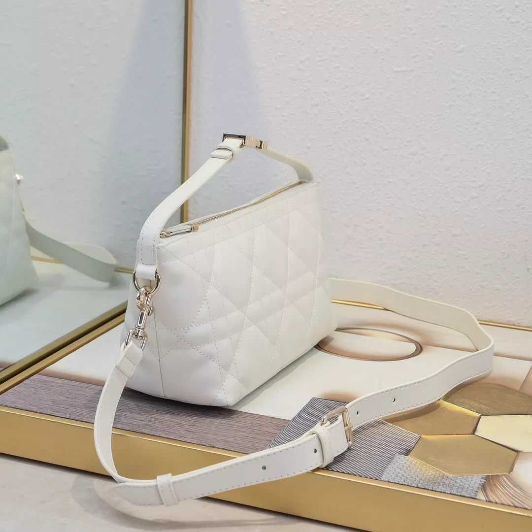 Christian Dior AAA Quality Messenger Bags For Women Reliable 6470