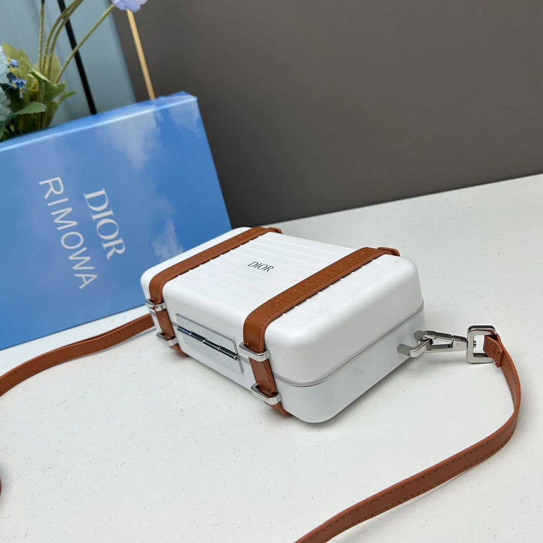 Christian Dior AAA Quality Messenger Bags For Women SmartChoice 8046