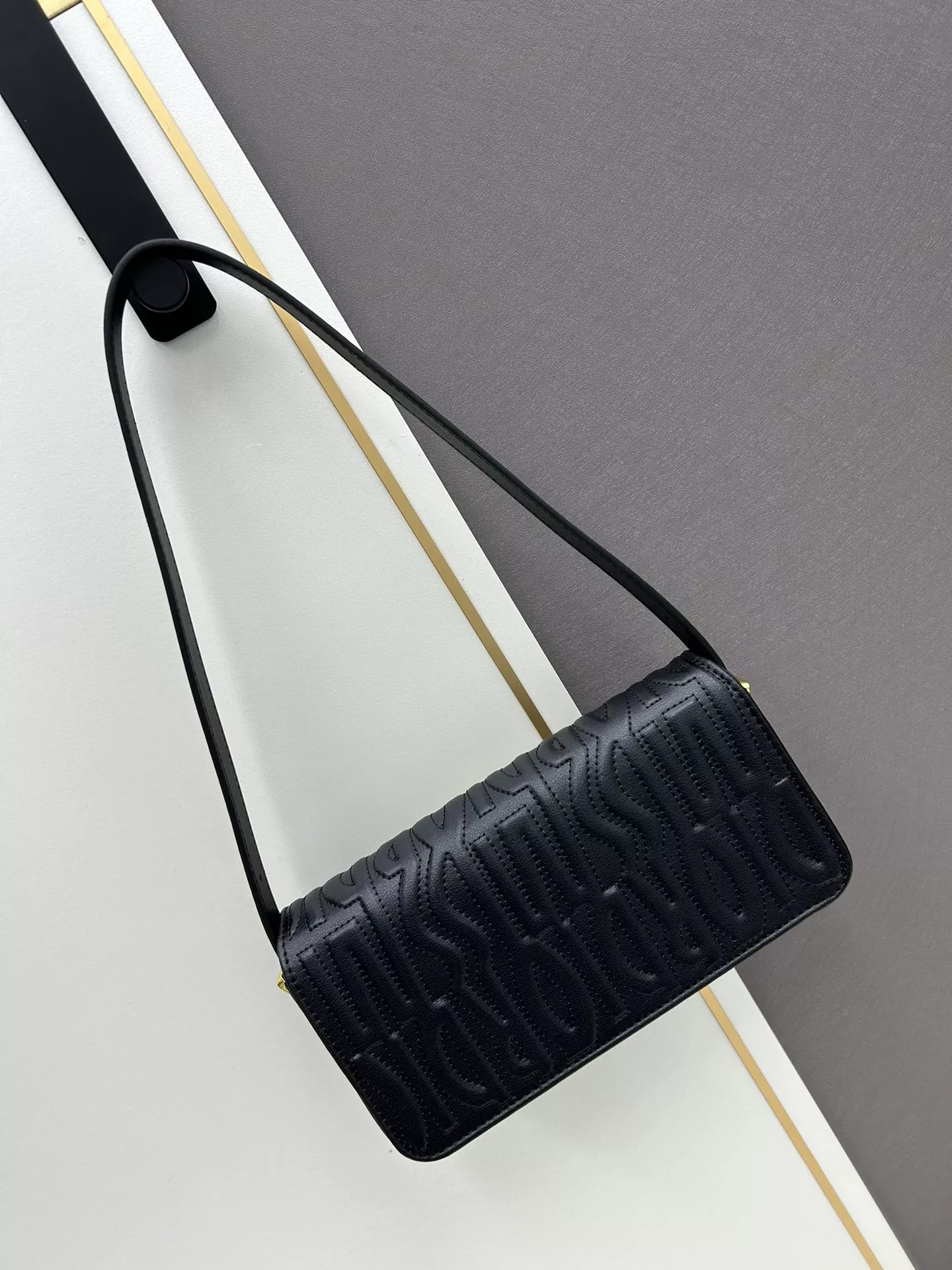 Christian Dior AAA Quality Shoulder Bags For Women Sleek 8909 - Image 3