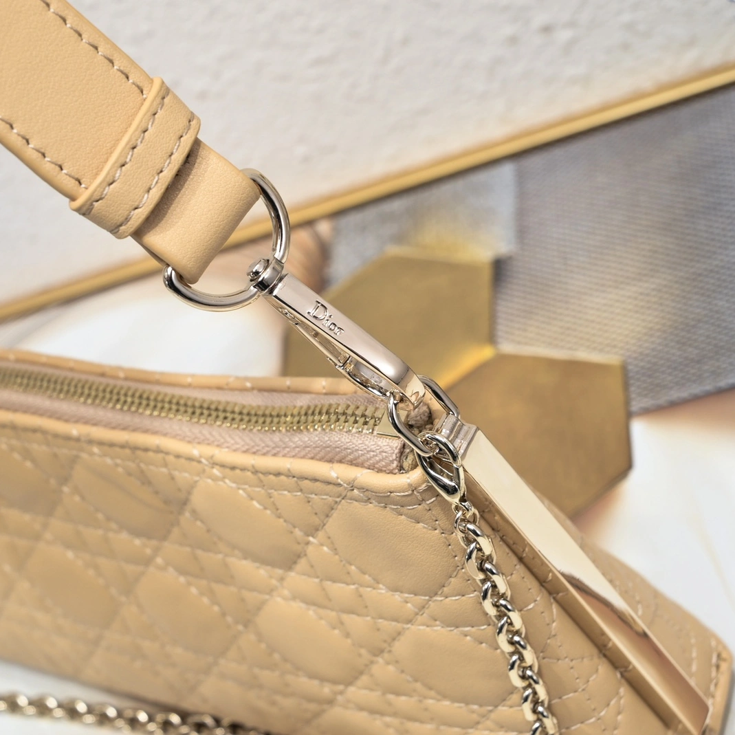 Christian Dior AAA Quality Shoulder Bags For Women Vibrant 5631 - Image 4