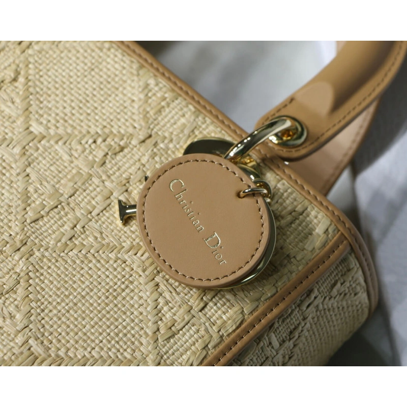 Interior Christian Dior Medium Lady Dior Bag in Natural Cannage Raffia - Image 18