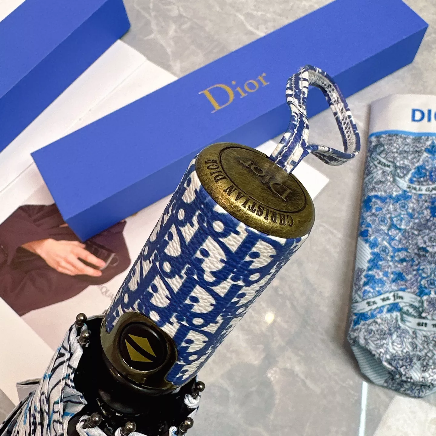 Christian Dior Umbrellas GoAnywhere 8160 - Image 4