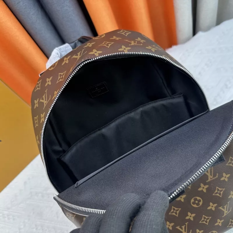 Classic 102 Louis Vuitton AAA Quality Backpacks For Unisex - Image 8