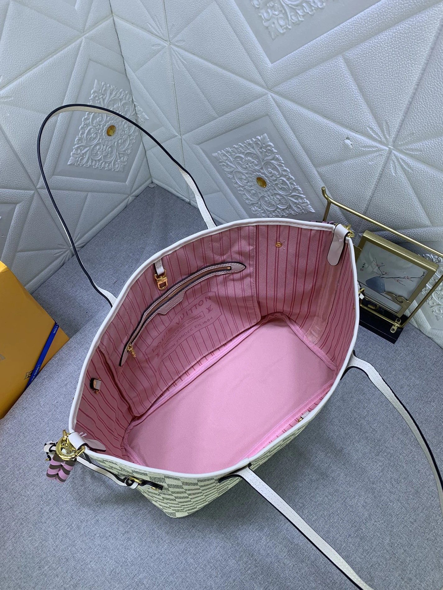 Classic 1765 Louis Vuitton AAA Quality Shoulder Bags For Women - Image 7