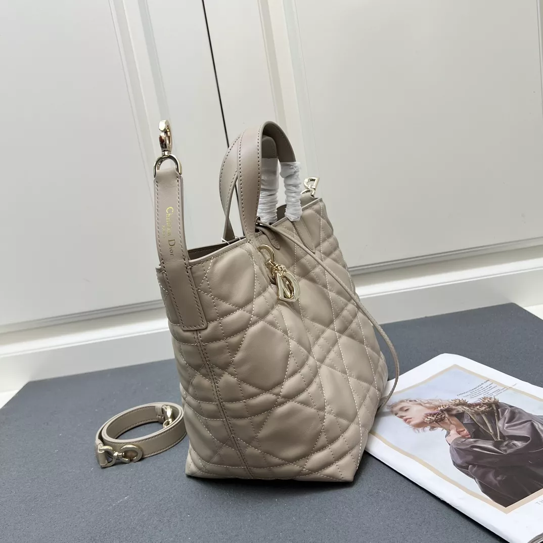 Classic 4977 Christian Dior AAA Quality Handbags For Women - Image 3