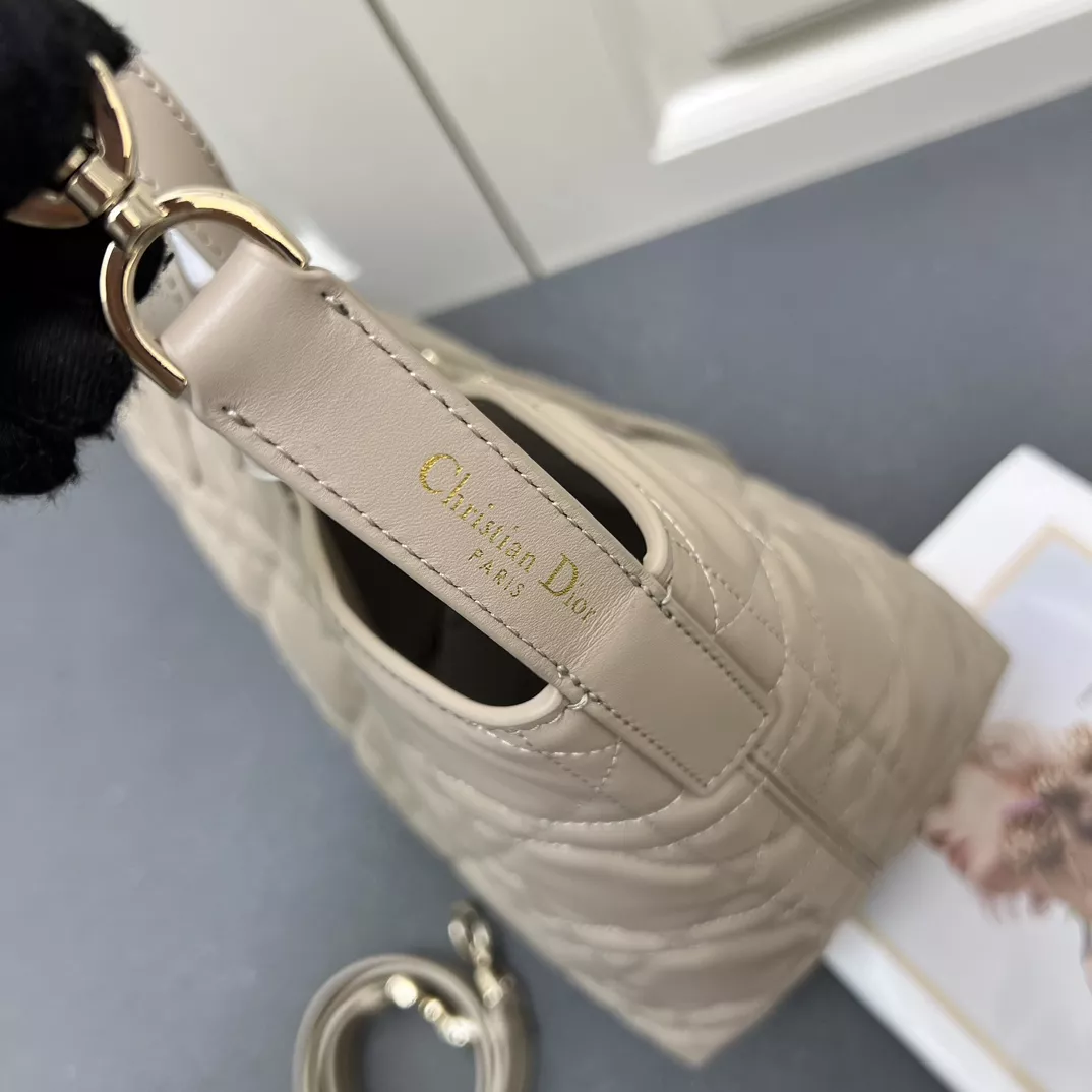 Classic 4977 Christian Dior AAA Quality Handbags For Women - Image 7