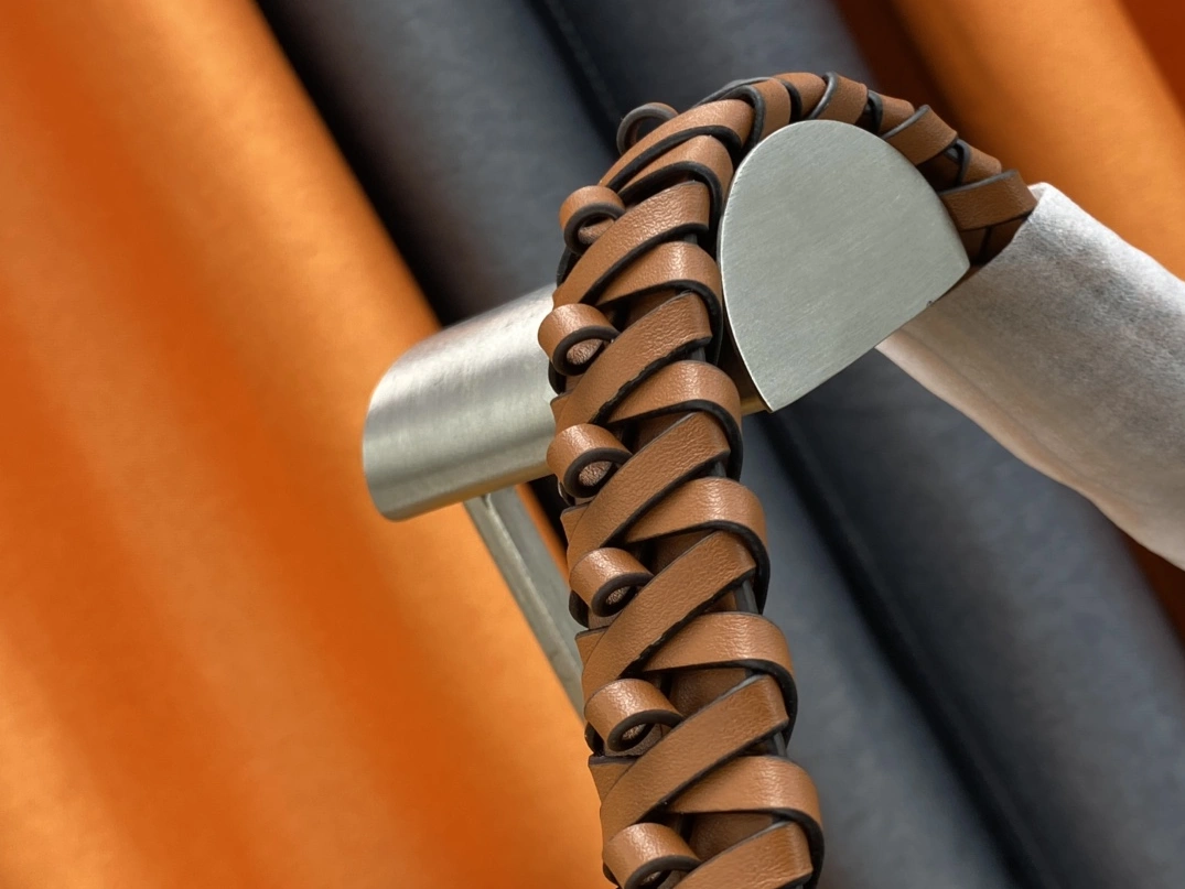 Comfortable 1812 Louis Vuitton AAA Quality Handbags For Women - Image 6