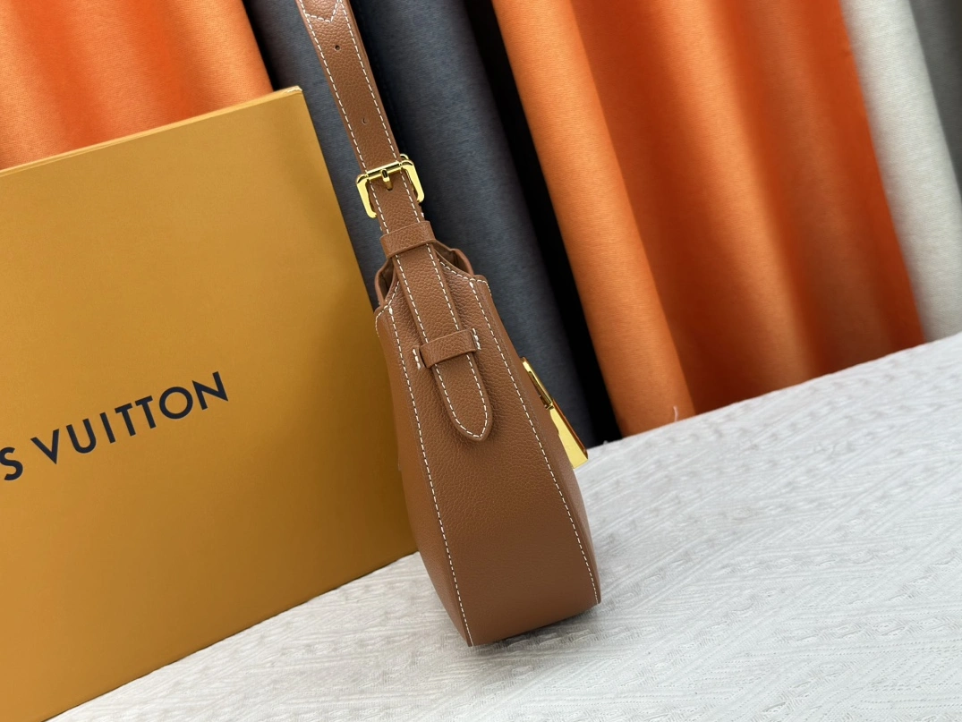 Comfortable 2343 Louis Vuitton AAA Quality Shoulder Bags For Women - Image 3