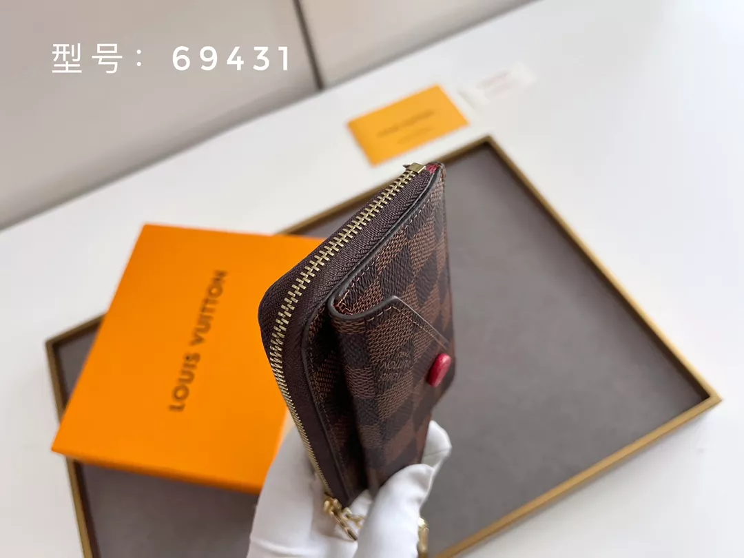 Comfortable 3955 Louis Vuitton LV Card Case - Image 4