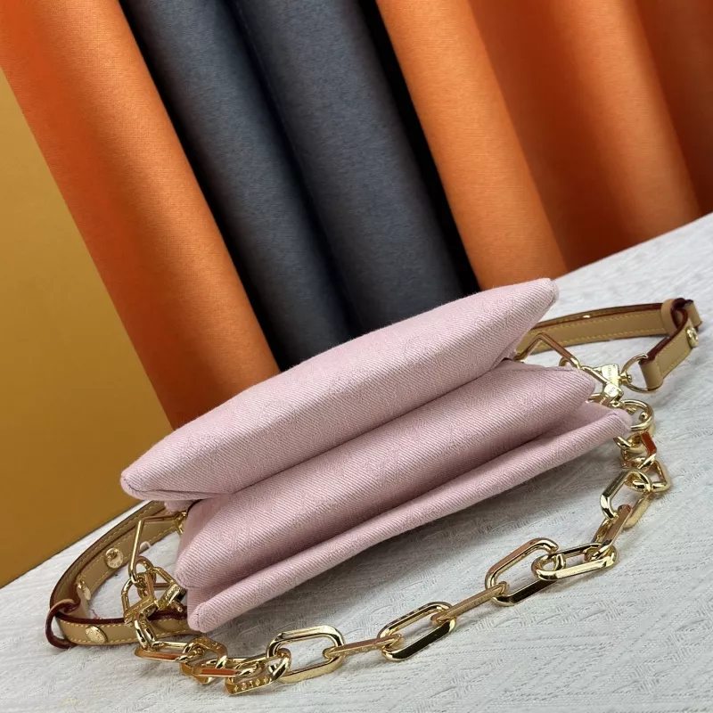 Comfortable 5371 Louis Vuitton AAA Quality Messenger Bags For Women - Image 5