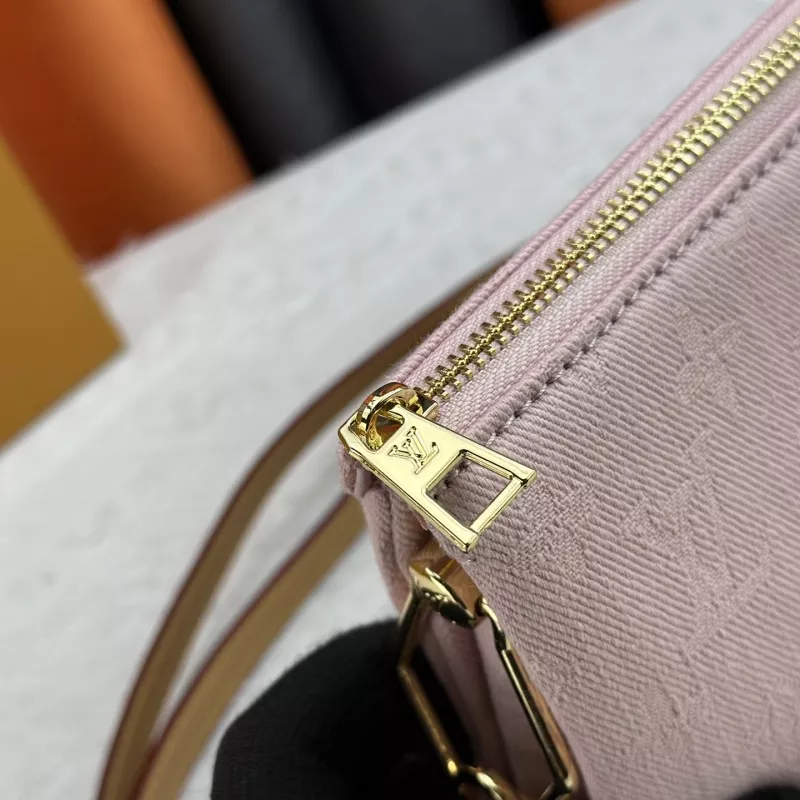 Comfortable 5371 Louis Vuitton AAA Quality Messenger Bags For Women - Image 6