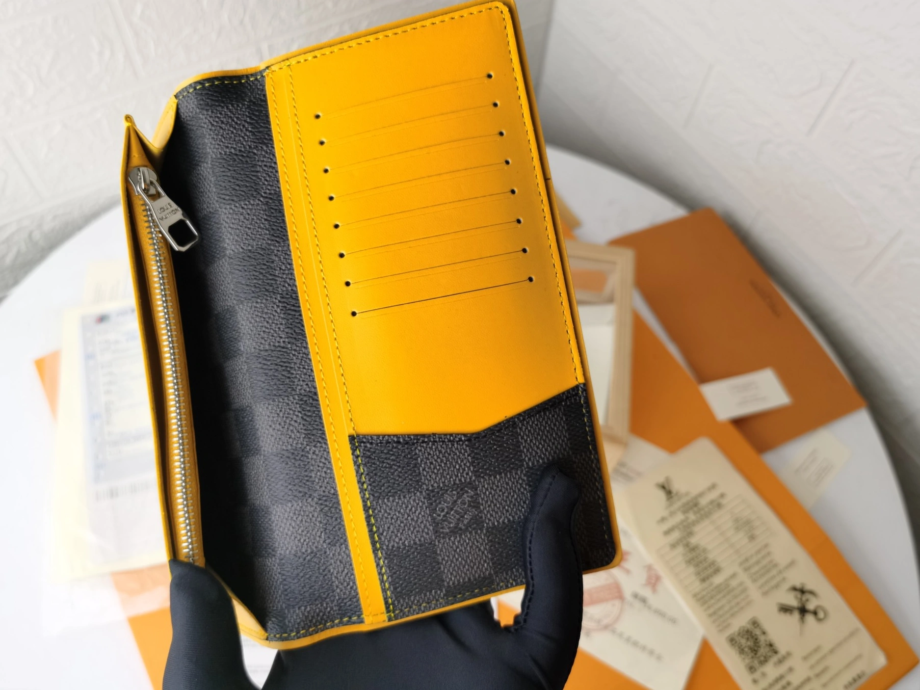 Comfortable 8255 Louis Vuitton LV Card Case For Unisex - Image 7