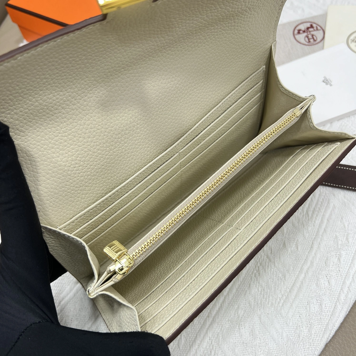 Compact 1875 Hermes AAA Quality Wallets - Image 7