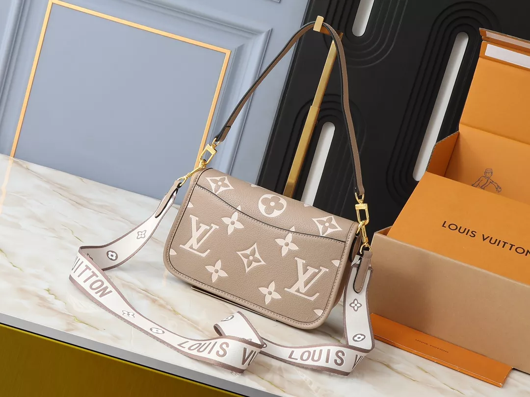 Compact 6999 Louis Vuitton AAA Quality Messenger Bags For Women - Image 3