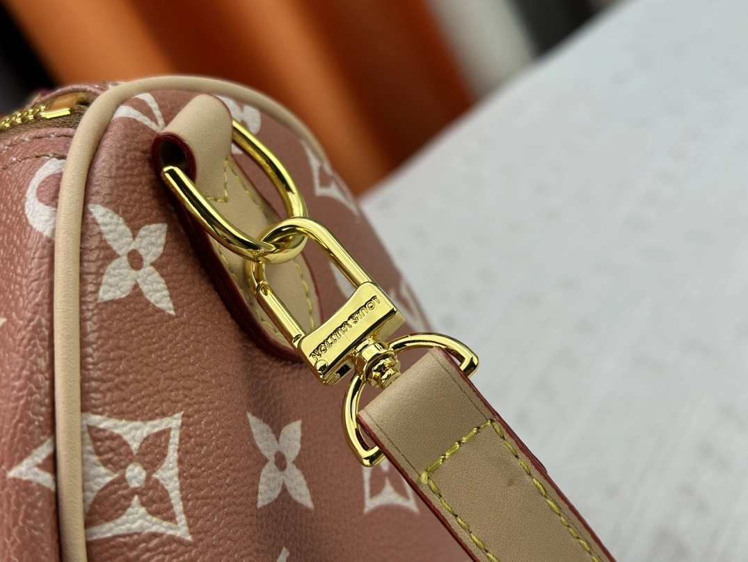 Compact 7246 Louis Vuitton AAA Quality Handbags For Women - Image 5