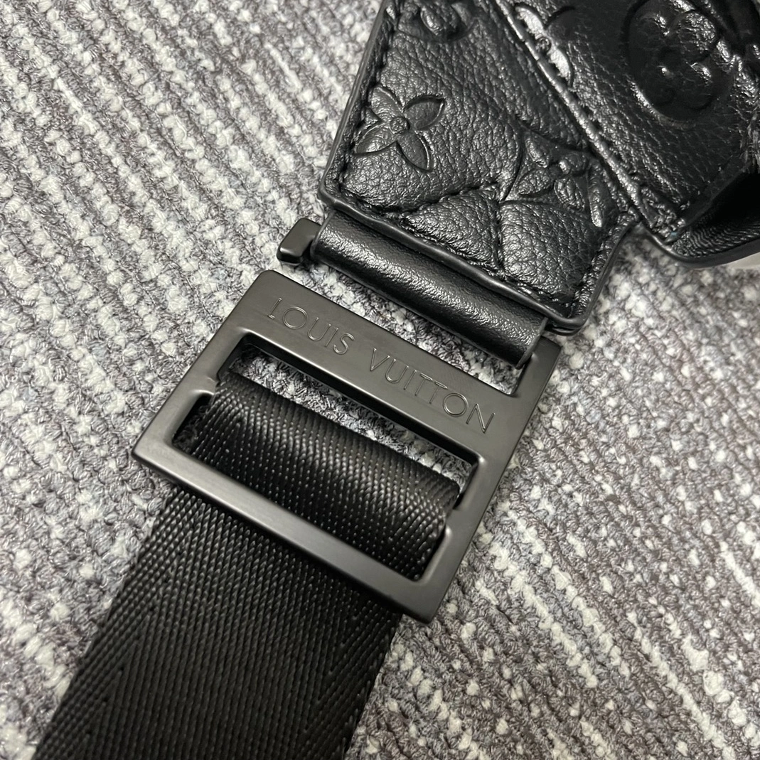 Compact 8472 Louis Vuitton LV AAA Quality Belt Bags For Men - Image 6