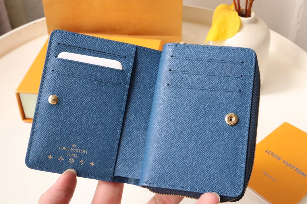 Compact 8810 Louis Vuitton AAA Quality Card Case - Image 5