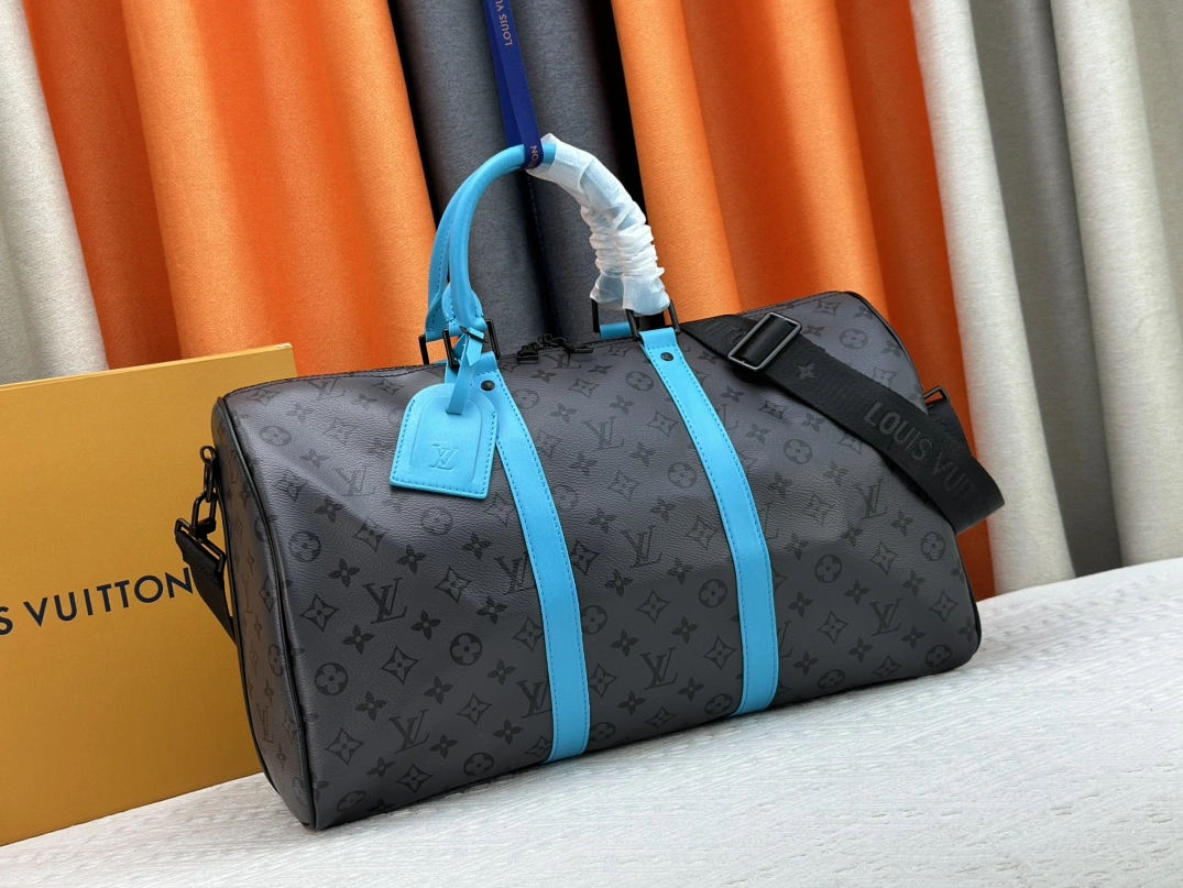 Compact 9747 Louis Vuitton Travel Bags