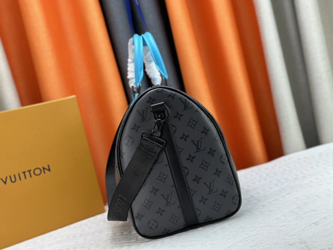 Compact 9747 Louis Vuitton Travel Bags - Image 3