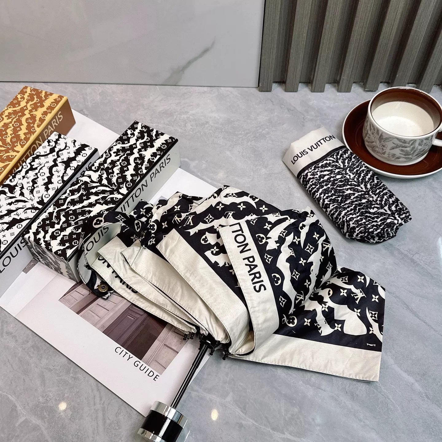 Cozy 6534 Louis Vuitton Umbrellas - Image 3