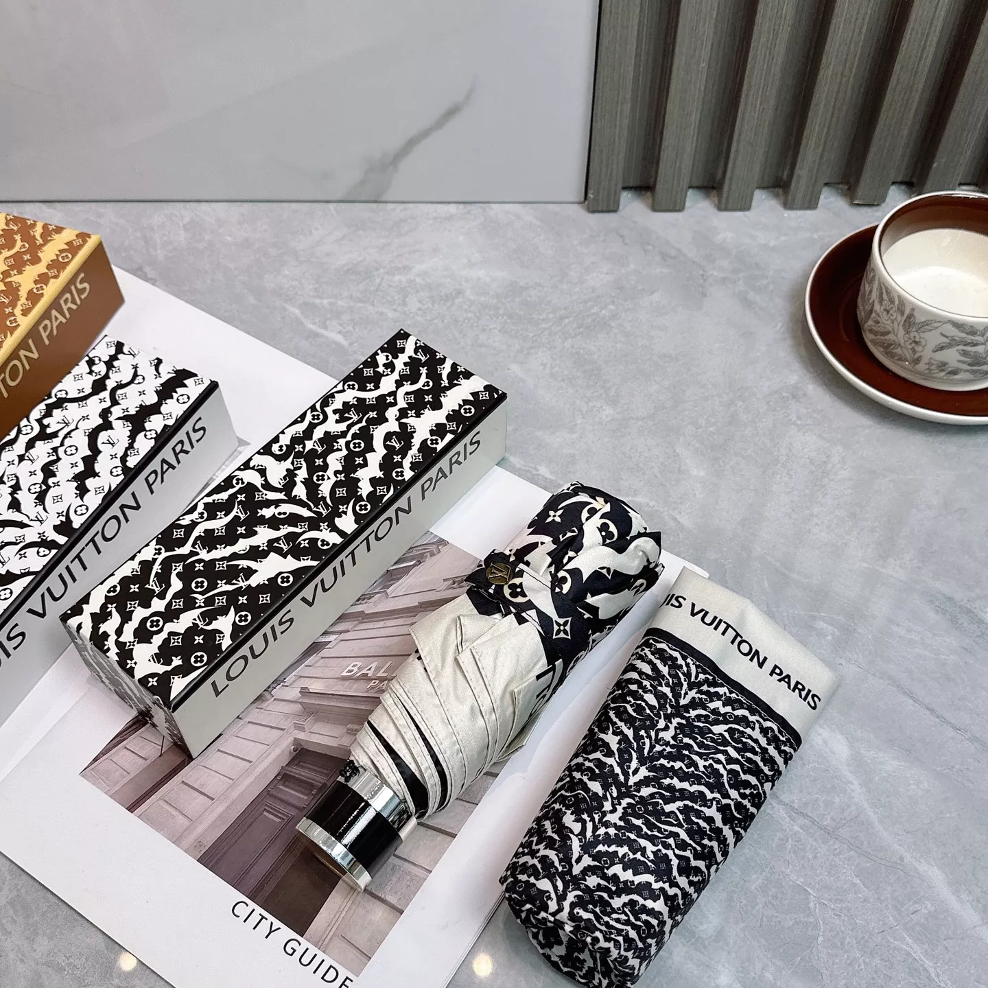 Cozy 6534 Louis Vuitton Umbrellas - Image 6