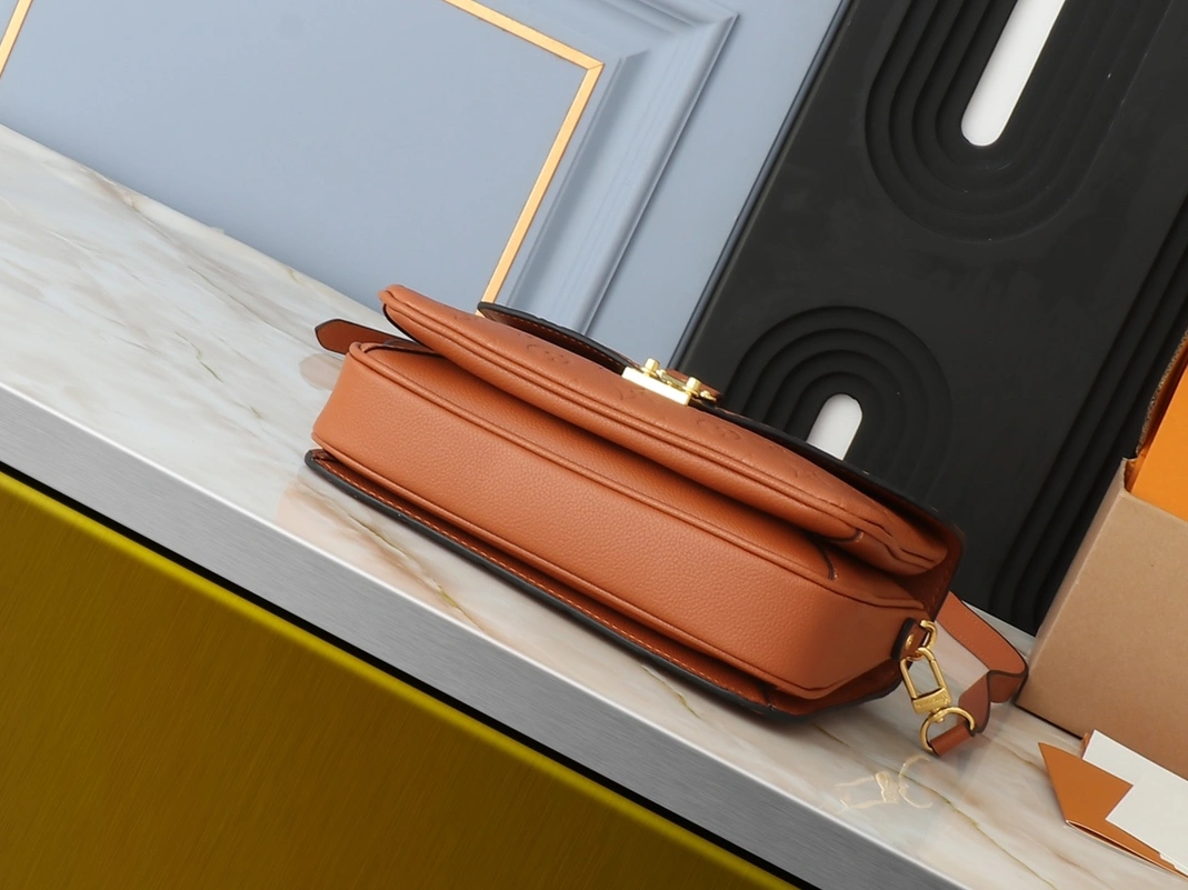 DailyWear 2616 Louis Vuitton AAA Quality Messenger Bags For Women - Image 3