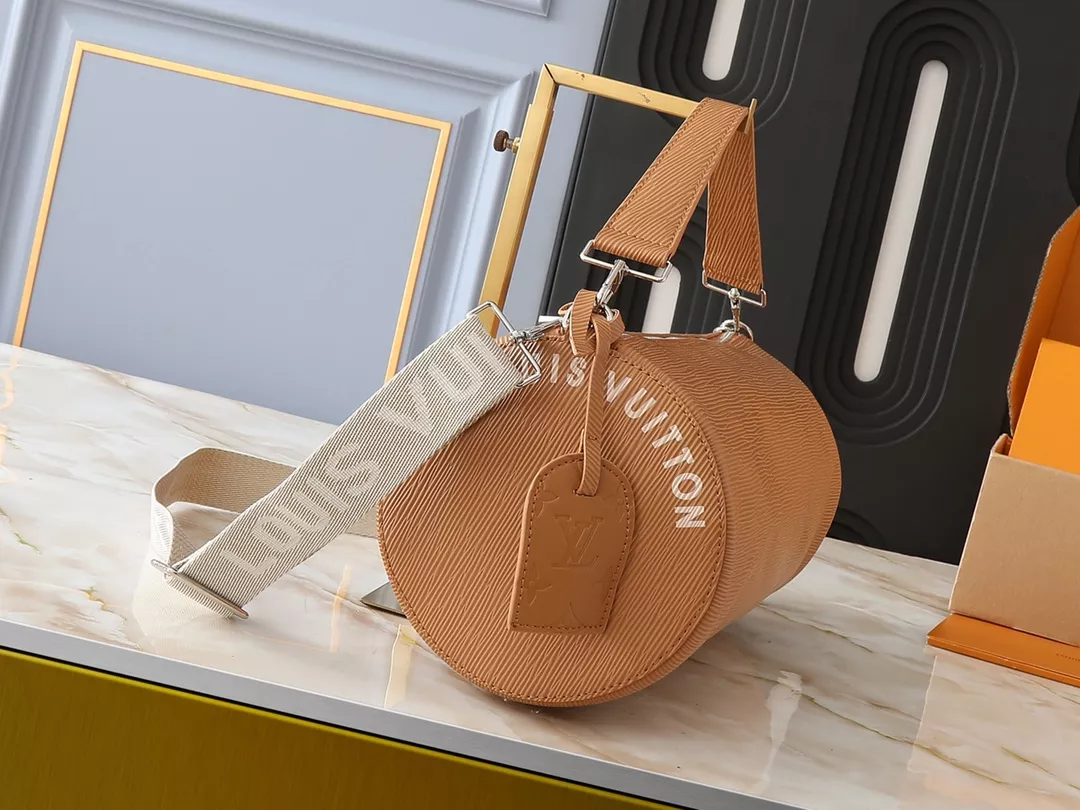 DailyWear 6949 Louis Vuitton AAA Quality Messenger Bags For Unisex