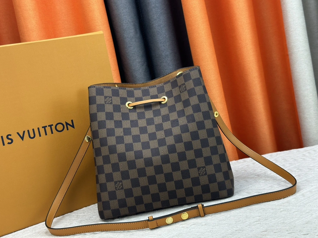DailyWear 9910 Louis Vuitton AAA Quality Messenger Bags For Women - Image 3