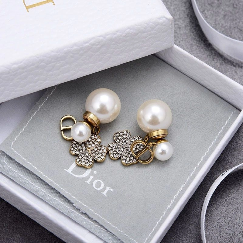 Dior Tribales Earrings Antique CD, White Resin Pearls And White Four-Leaf Clover Gold Comfortable 6105 - Image 3