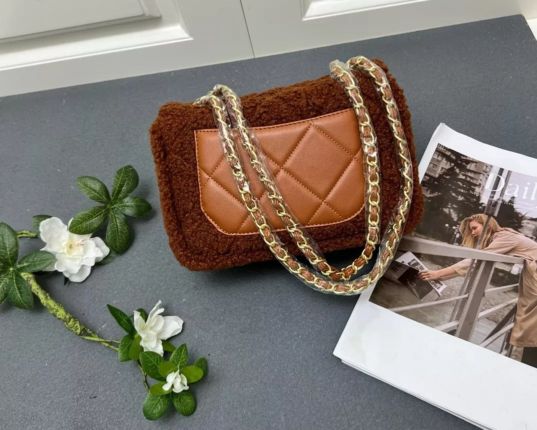 Durable 2122 Chanel AAA Quality Shoulder Bags For Women