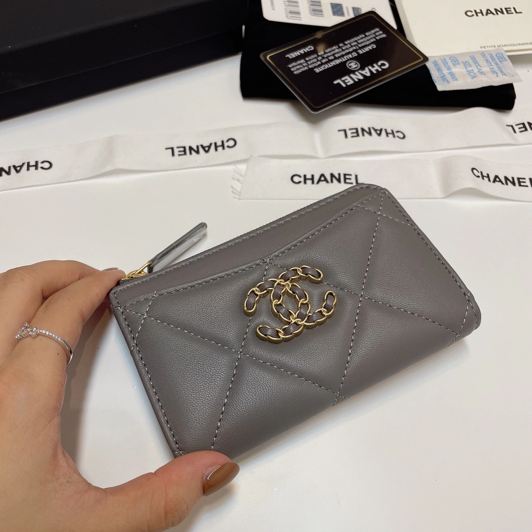 Durable 5952 Chanel Card Case - Image 4