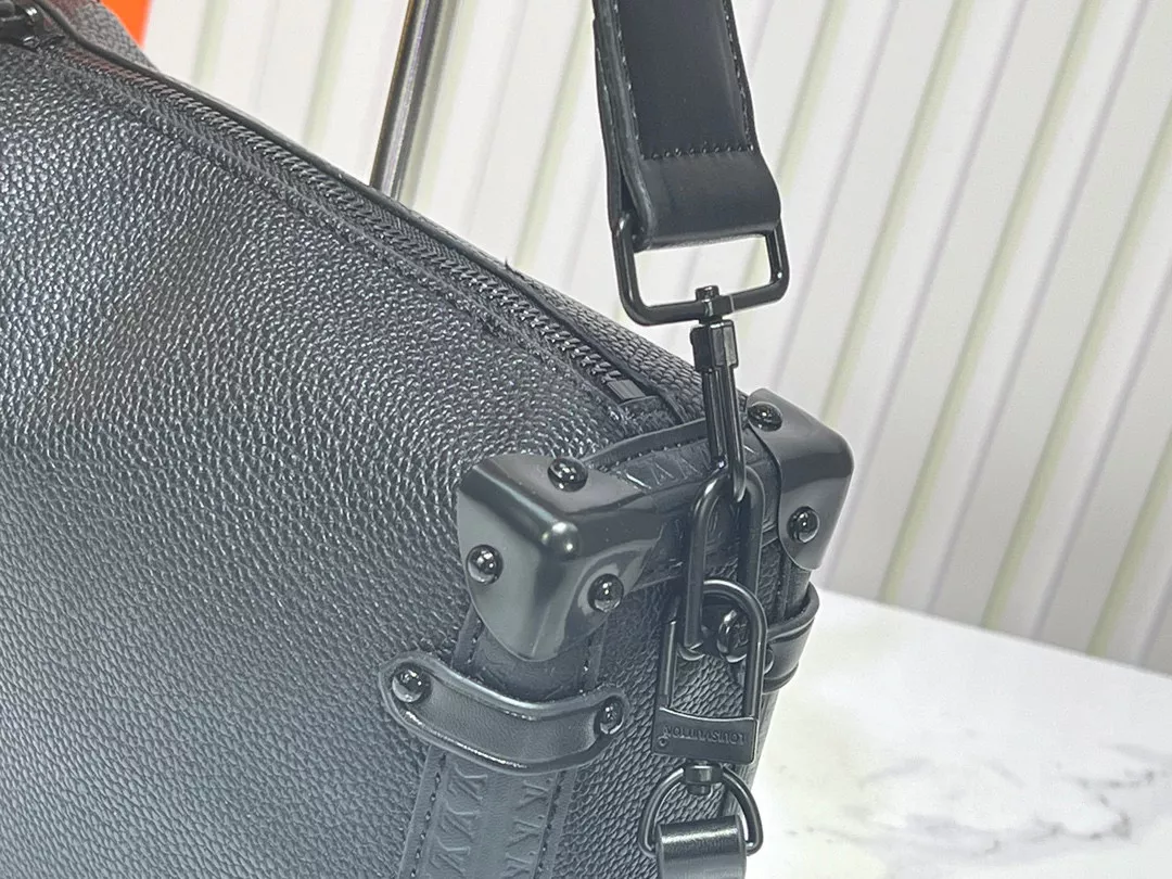 Durable 8776 Louis Vuitton AAA Quality Messenger Bags For Women - Image 4