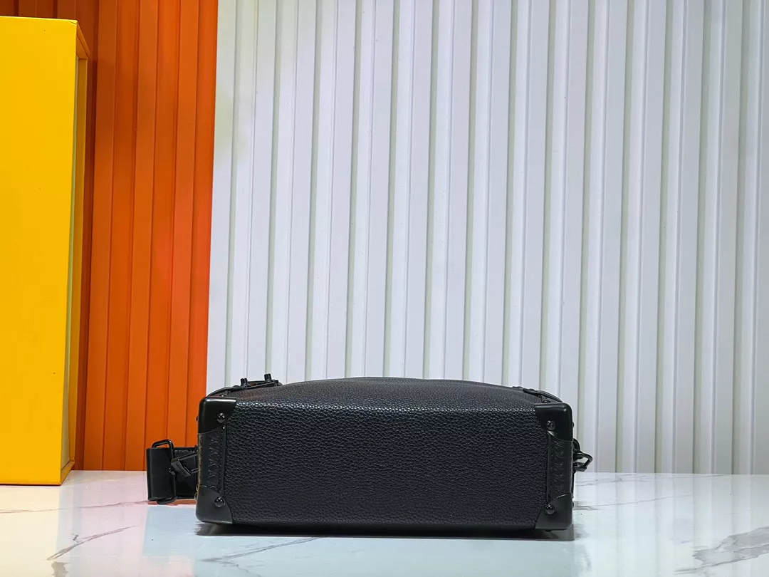 Durable 8776 Louis Vuitton AAA Quality Messenger Bags For Women - Image 7