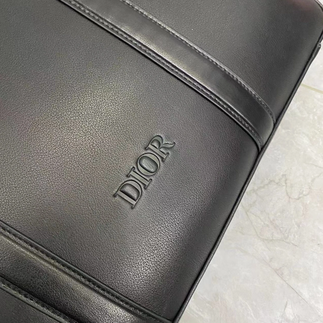 EasyMatch 2931 Christian Dior AAA Man Handbags - Image 4