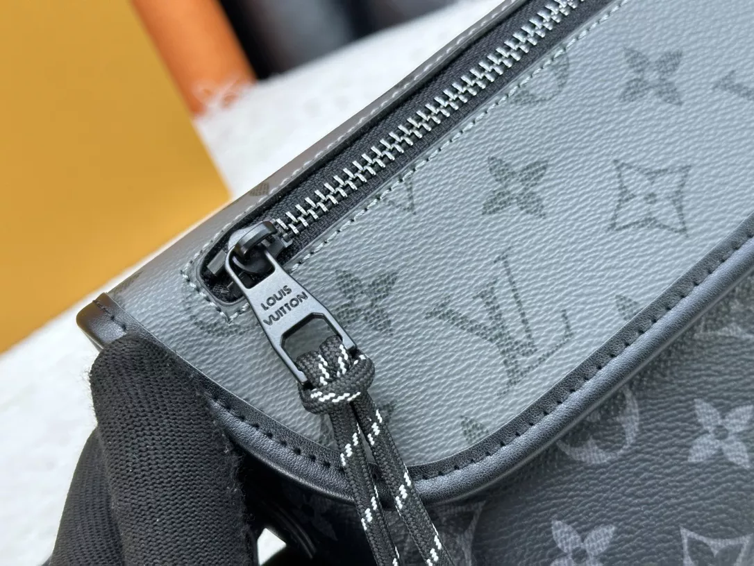 Elegant 1191 Louis Vuitton AAA Quality Messenger Bags For Unisex - Image 6