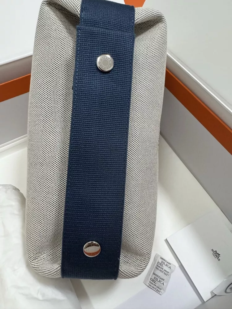 Elegant 3447 Hermes AAA Quality Handbags In Navy For Women - Image 3