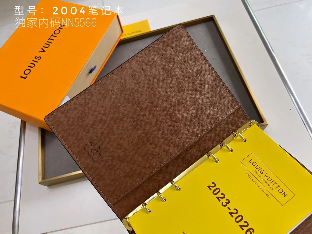 Elegant 3693 Louis Vuitton LV Card Case - Image 5